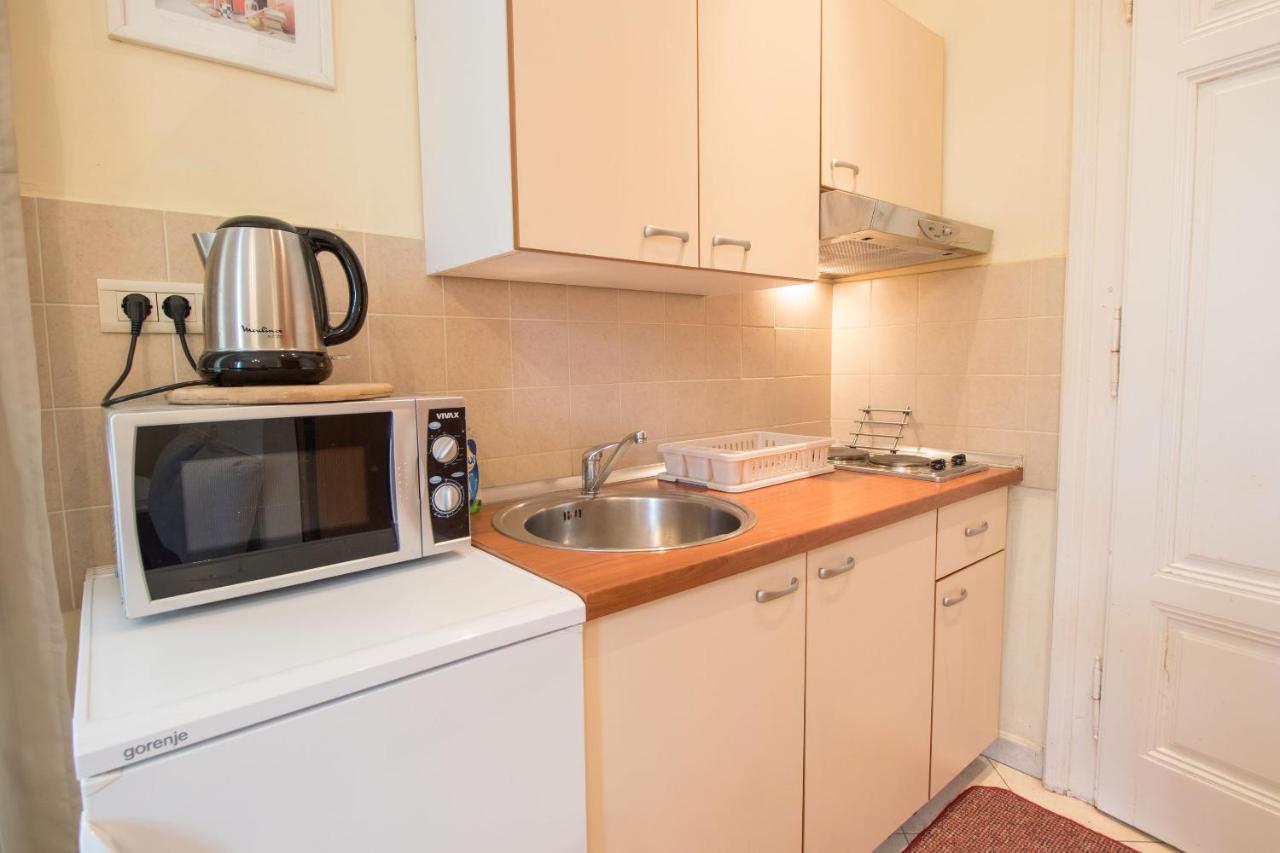 Apartments Rezine 로브란 외부 사진