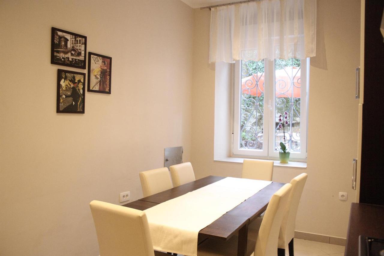 Apartments Rezine 로브란 외부 사진
