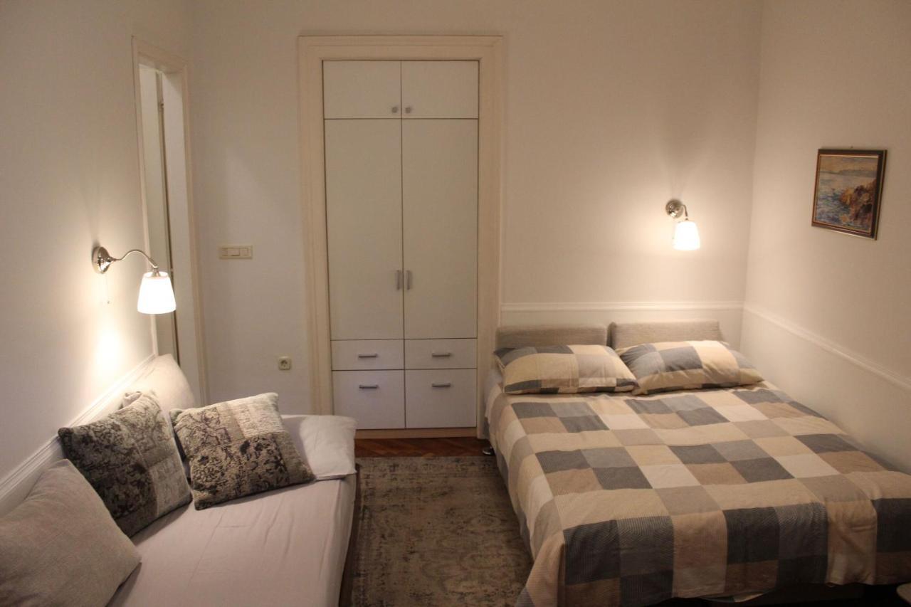 Apartments Rezine 로브란 외부 사진